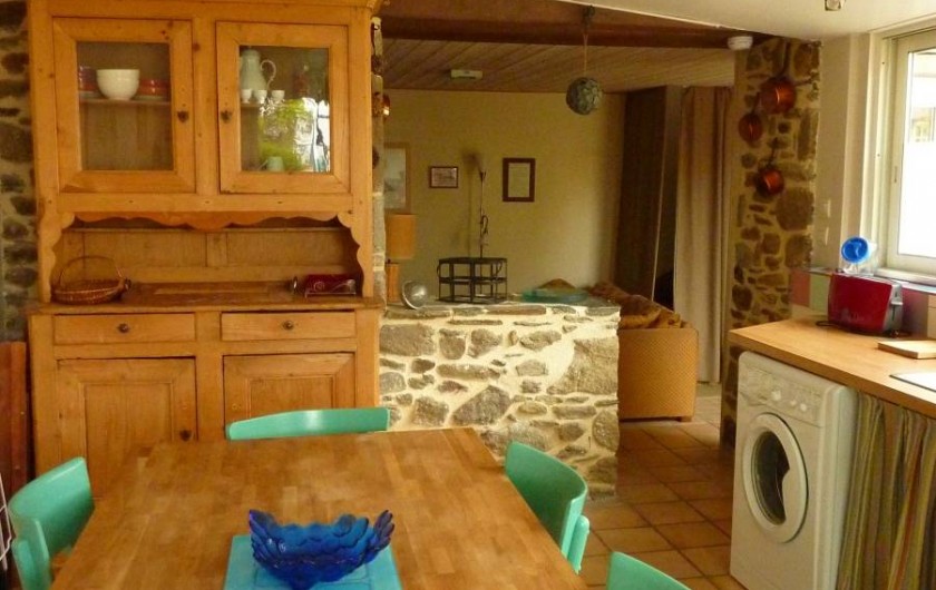 Location de vacances - Gîte à Cancale - Vue du salon par le passe-plat