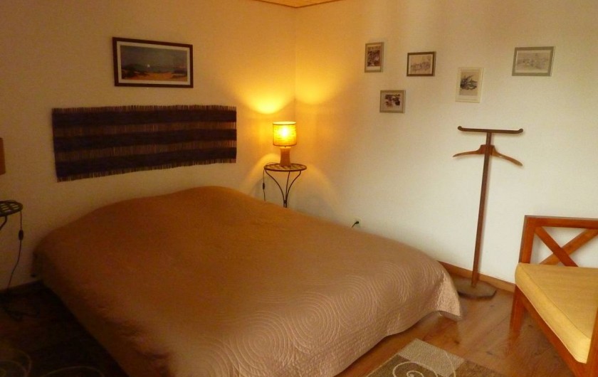 Location de vacances - Gîte à Cancale - 1er étage : chambre  an° 1 avec lit 160x200