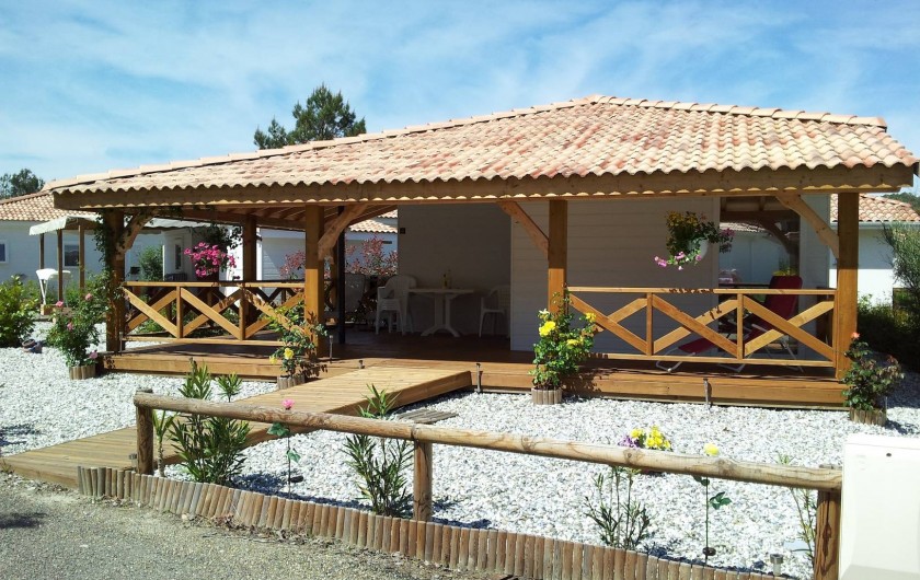 Location de vacances - Chalet à Lit-et-Mixe - chalet de face