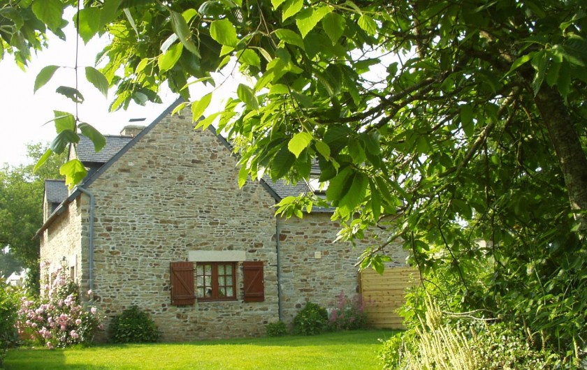 Location de vacances - Maison - Villa à Saint-Nolff - Vue du jardin clos et privatif