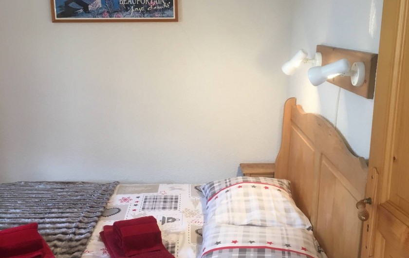 Location de vacances - Chalet à Arêches - Chambre parentale avec lit 140*190