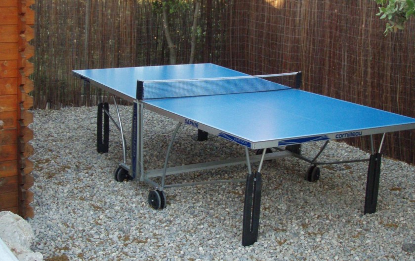 Location de vacances - Villa à Aix-en-Provence - Coin tennis de table avec éclairage pour des parties nocturnes...