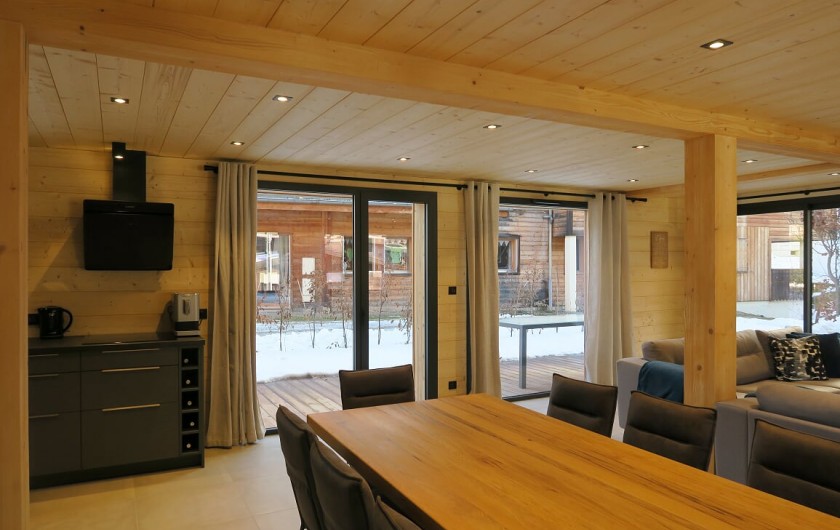 Location de vacances - Appartement à Les Gets - Espace salle à manger - Table 10 personnes