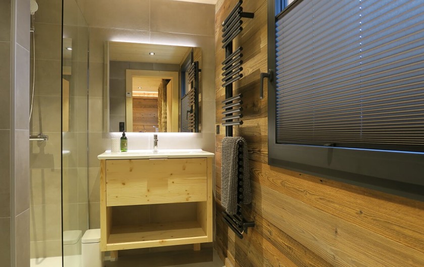 Location de vacances - Appartement à Les Gets - Salle de douche - Chambre 1