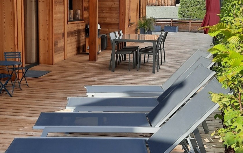 Location de vacances - Appartement à Les Gets - Terrasse espace détente