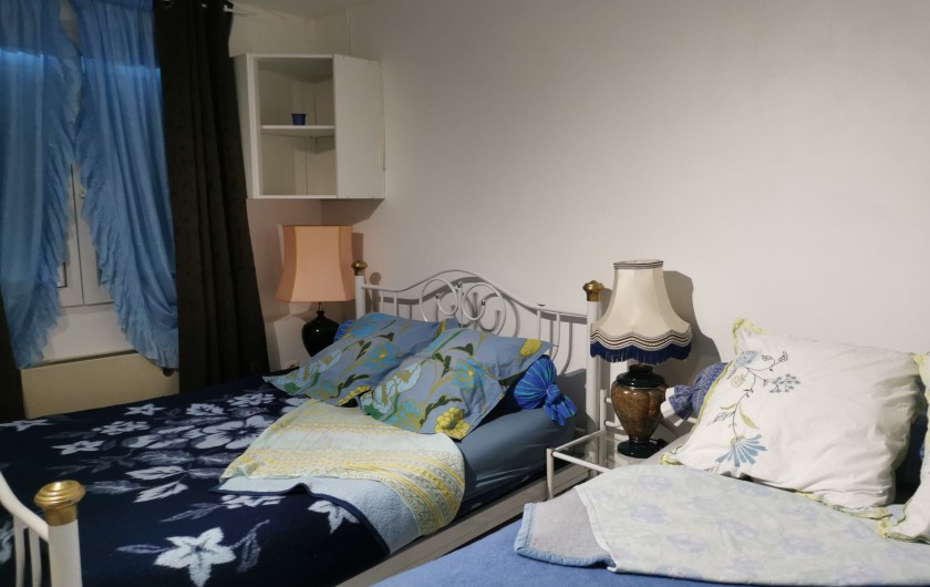 Location de vacances - Appartement à Saint-Marcel-lès-Sauzet - Chambre 2 lits doubles Primevère