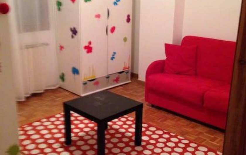 Location de vacances - Villa à Le Revest-les-Eaux - Chambre "rouge" vue sur piscine