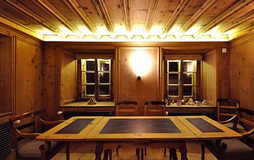 Location de vacances - Chalet à La Punt-Chamues-ch - Ancienne Stuva (salle a manger pour 8 adultes)
