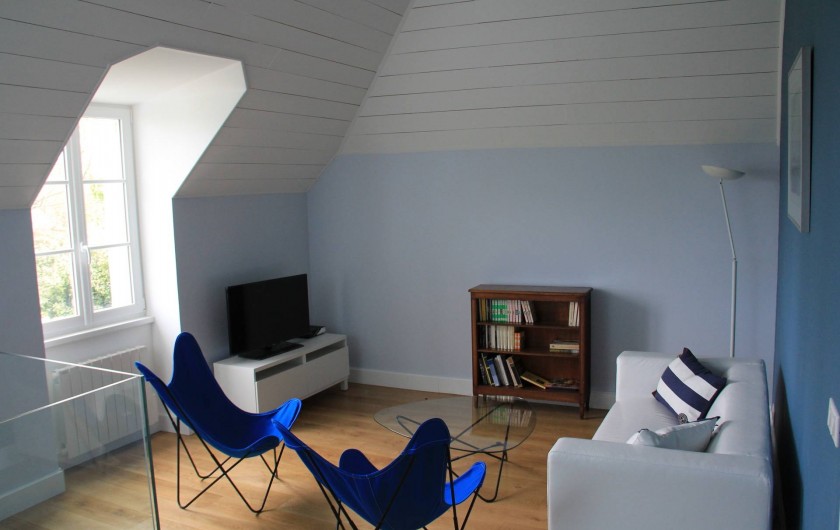Location de vacances - Villa à Primelin - A l'étage, mezzanine coin lecture et coin TV.