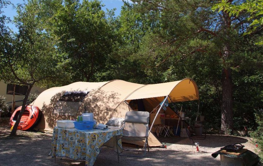 Location de vacances - Camping à Bauduen - Emplacement tente