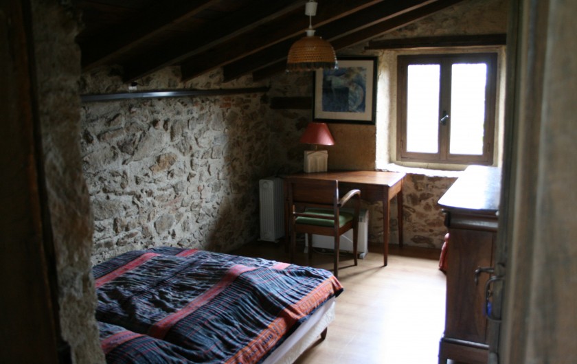 Location de vacances - Mas à Frayssinhes - chambre extérieure haut  1 lit double