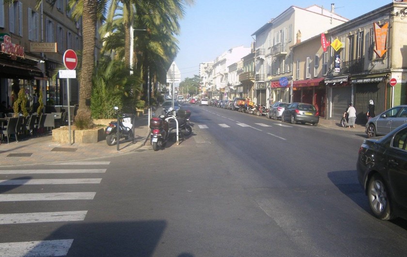 Location de vacances - Appartement à Cannes la Bocca - une vie dans le quartier