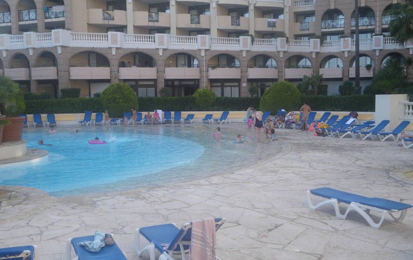Location de vacances - Appartement à Cannes la Bocca - la seconde piscine