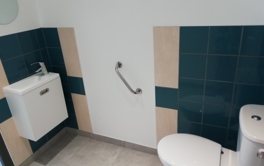Location de vacances - Gîte à Gonfreville - Toilette accessible pour personne à mobilité réduite