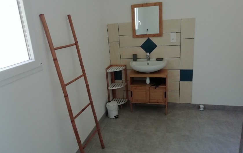 Location de vacances - Gîte à Gonfreville - Salle de bain coin lavabo