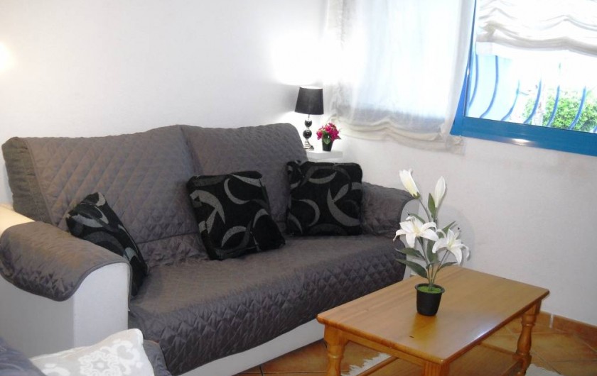 Location de vacances - Appartement à Peníscola - Séjour canapé lit