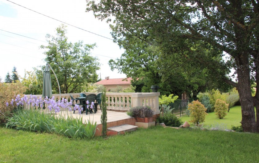 Location de vacances - Gîte à Régusse - 1 partie du jardin