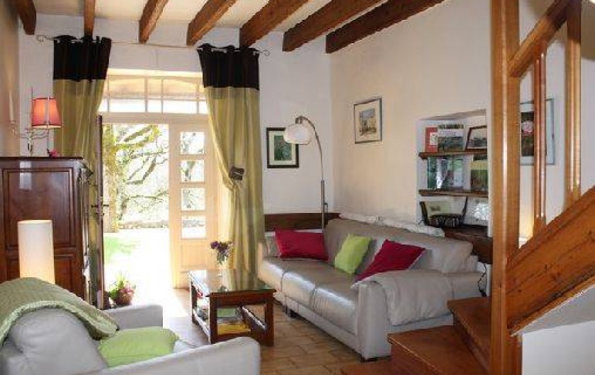 Location de vacances - Gîte à Saint-Aubin - Salon de cuir avec son espace vers la terrasse