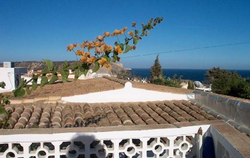 Location de vacances - Chalet à Luz - Vue mer depuis la terrasse de la piscine