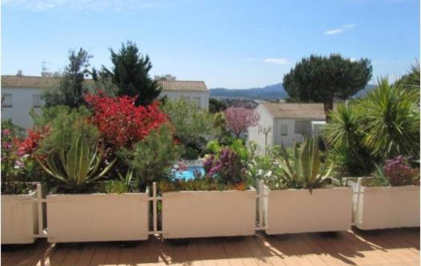 Location de vacances - Appartement à Platja d'Aro - Façade Sud avec terrasse
