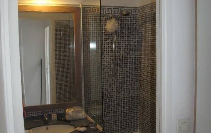 Location de vacances - Appartement à Agay - Salle de bain avec baignoire...