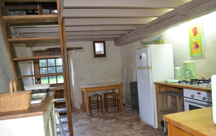 Location de vacances - Gîte à La Baconnière - Cuisine équipée (réfrigérateur, congélateur, four, 4 feux gaz)