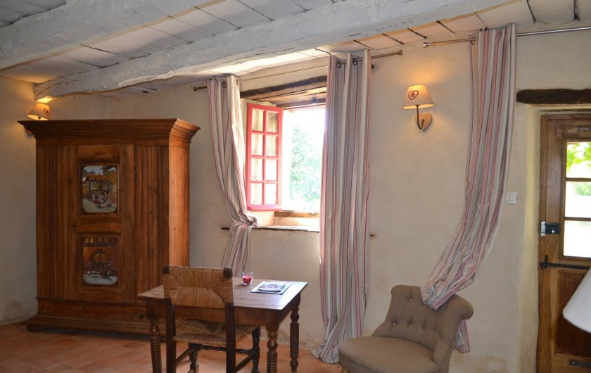 Location de vacances - Gîte à La Baconnière - Chambre avec salle de bains (douche) au rez de chaussée