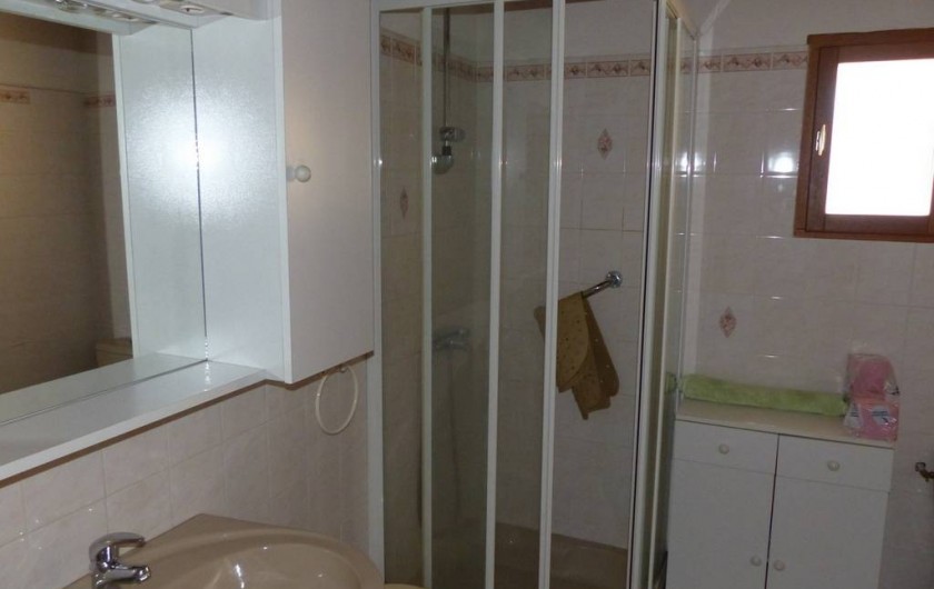 Location de vacances - Gîte à Notre-Dame-de-la-Rouvière - Salle d'eau