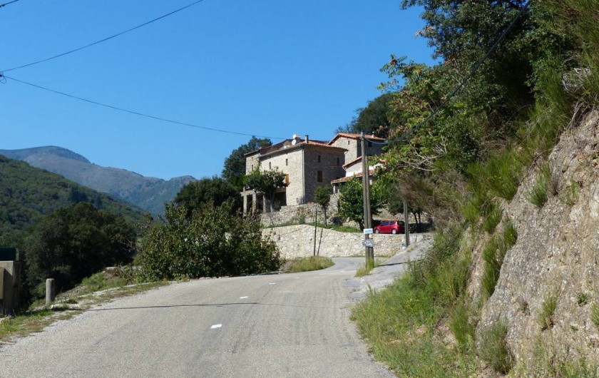 Location de vacances - Gîte à Notre-Dame-de-la-Rouvière - A l'arrivée au Mas