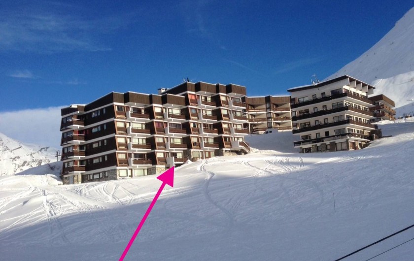 Location de vacances - Appartement à Le Lavachet - Vue de la piste de skis sur l'appartement