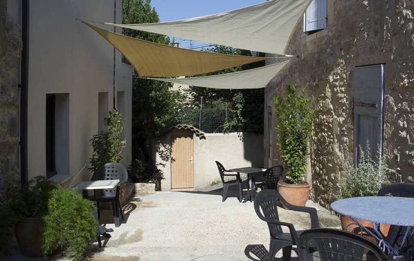 Location de vacances - Appartement à Robion - Voile d'ombrage