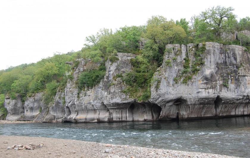 Location de vacances - Gîte à Les Assions - La plage et ses galets