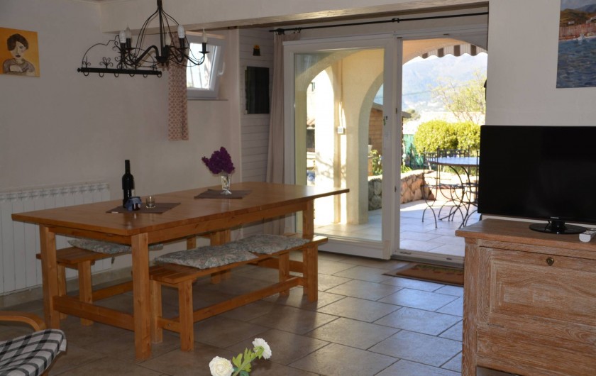 Location de vacances - Gîte à Les Assions - salle à manger