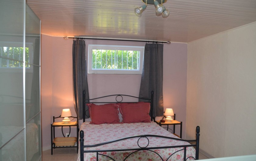 Location de vacances - Gîte à Les Assions - chambre 1 lit double 1 lit simple 1 lit bb sur demande