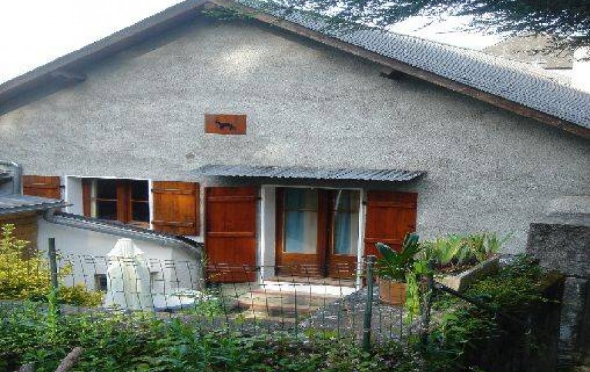 Location de vacances - Gîte à Ayzac-Ost - Extérieur donnant sur la cour