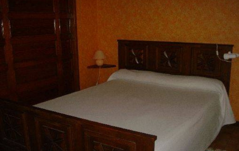 Location de vacances - Gîte à Ayzac-Ost - Séjour-chambre