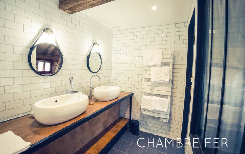 Location de vacances - Chambre d'hôtes à Sainte-Maure - Salle de bain chambre Fer