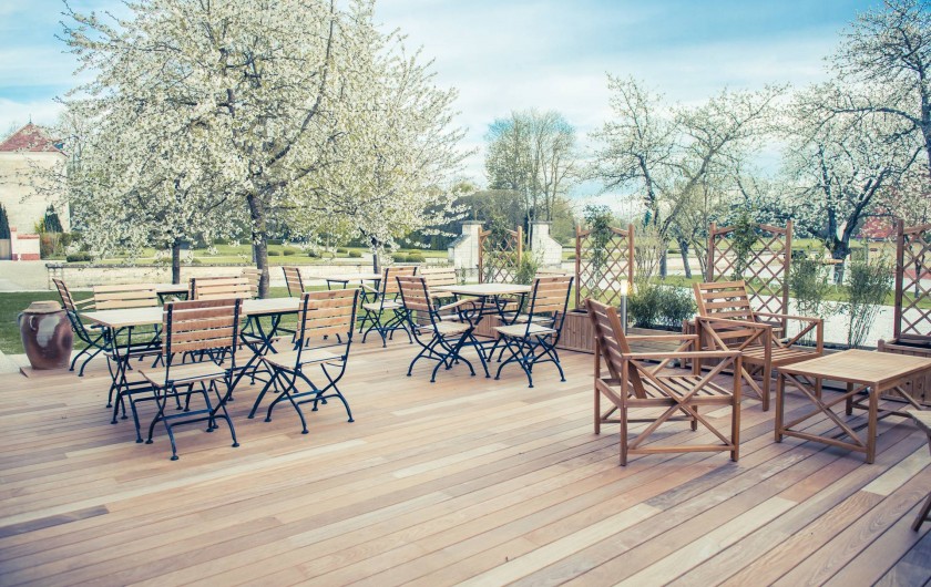 Location de vacances - Chambre d'hôtes à Sainte-Maure - terrasse des chambres