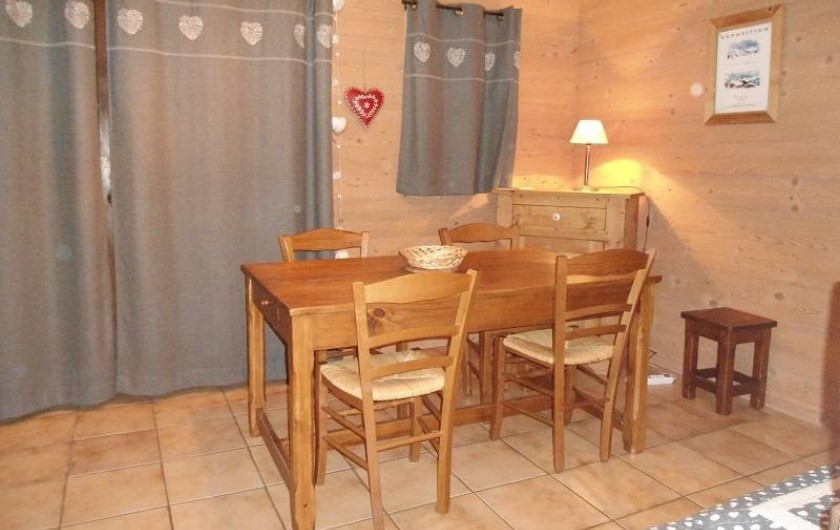 Location de vacances - Chalet à Cohennoz - LE PERCE NEIGE (n°6) - Appartement 5 pers. - Coin repas