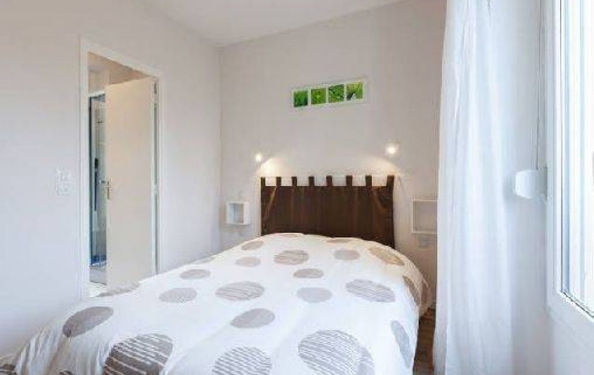 Location de vacances - Appartement à Saint-Malo - un bon lit