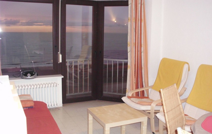 Location de vacances - Appartement à Koksijde - vue du living vers la mer