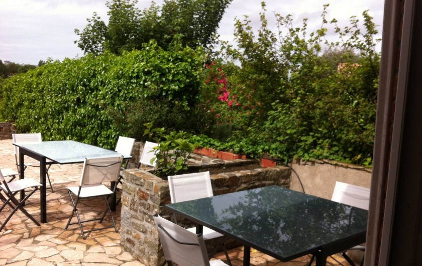 Location de vacances - Appartement à Saint-Pair-sur-Mer - Terrasse à l'abri des regards     avec barbecue.