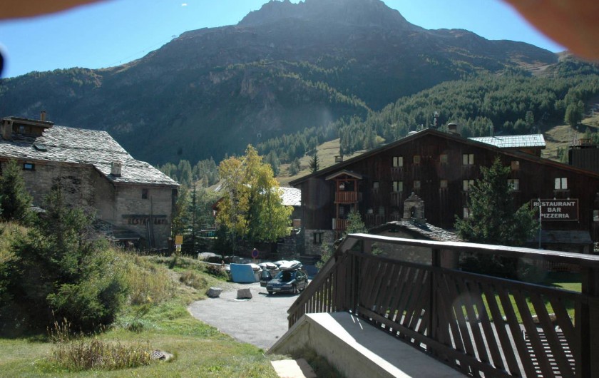 Location de vacances - Studio à Val-d'Isère - vue sud depuis terrasse en rez-de-jardin