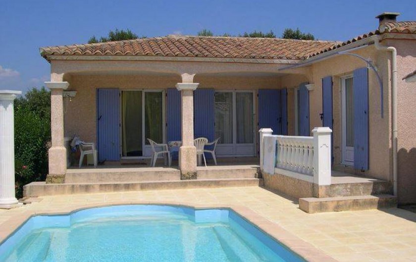 Location de vacances - Villa à Vers-Pont-du-Gard - Piscine privée en terrasse