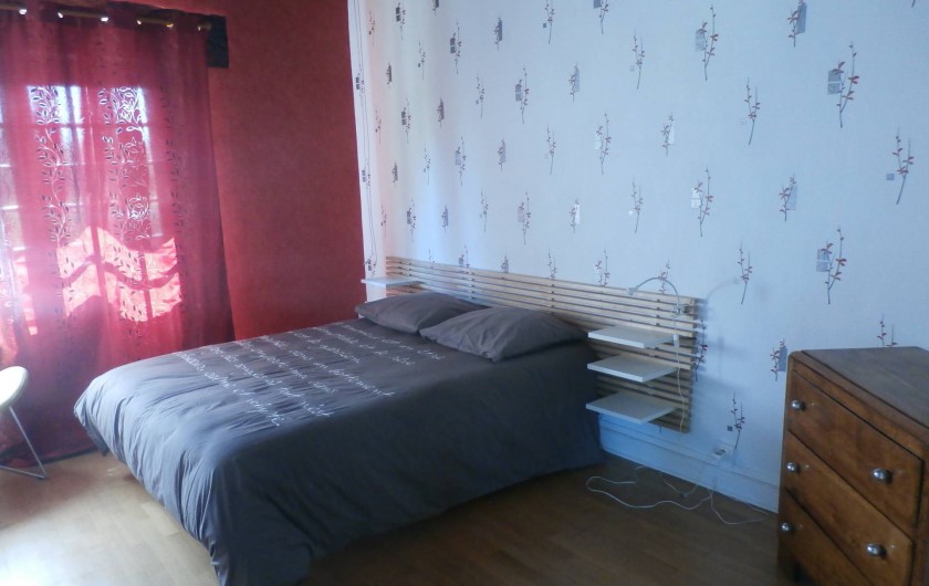 Location de vacances - Maison - Villa à Yvré-l'Évêque - La chambre avec sa salle d'eau privative