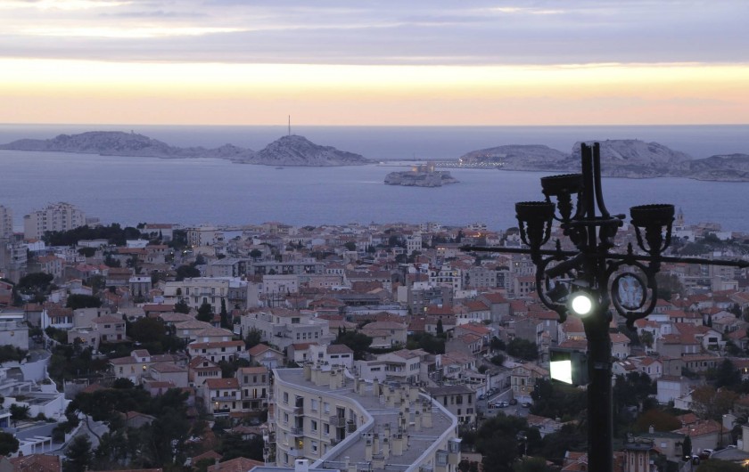 Location de vacances - Villa à Aubagne - l'heure bleue à Marseille