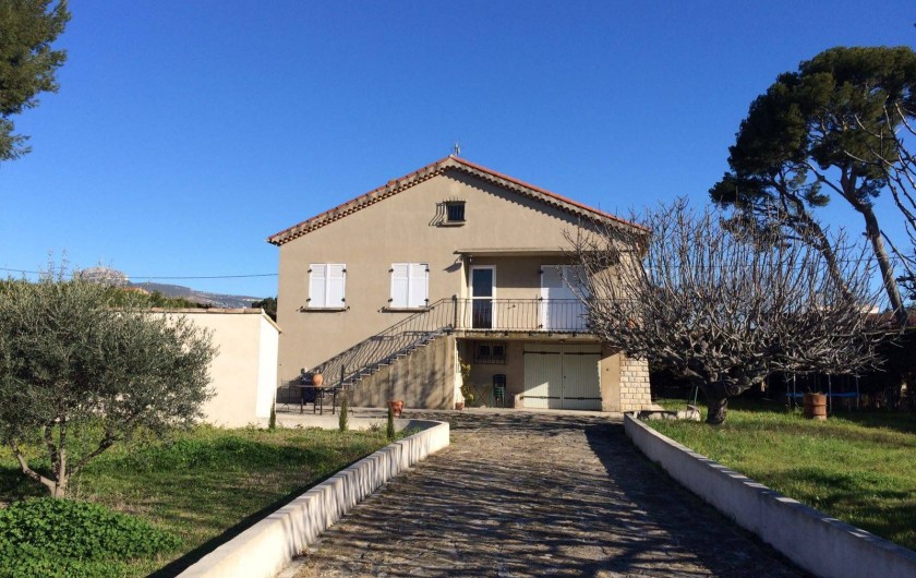Location de vacances - Villa à Aubagne - Vue générale de la maison