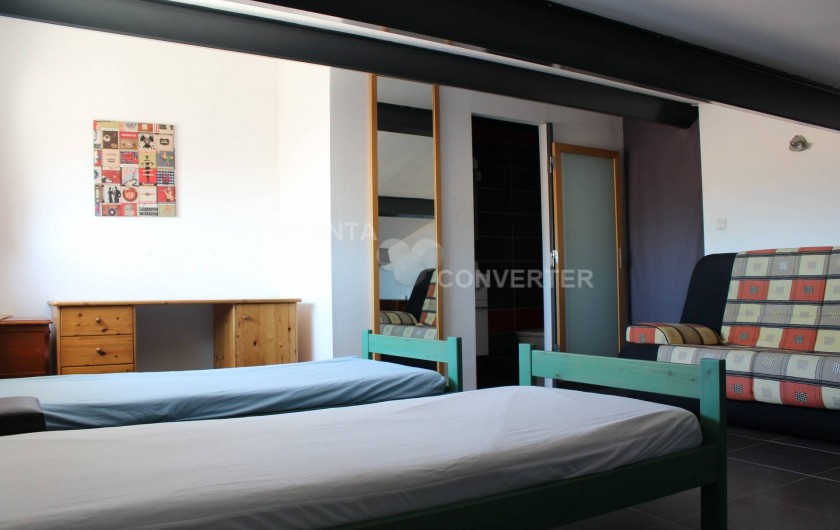 Location de vacances - Villa à Sainte Marie la Mer - accès salle d'eau wc mezzanine