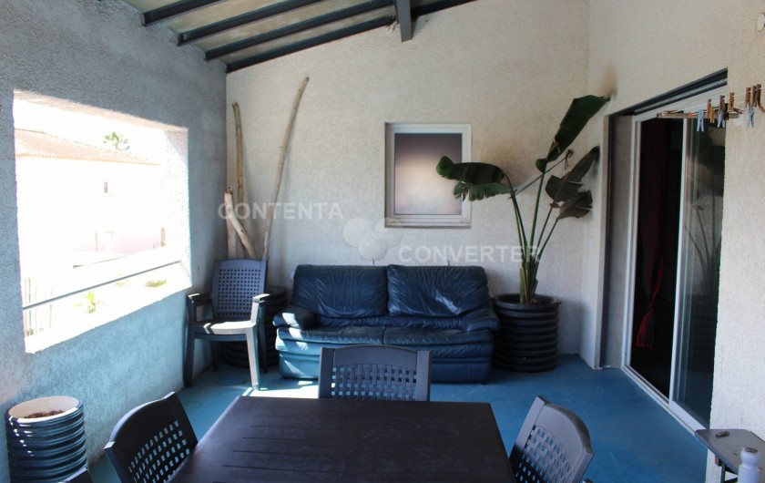 Location de vacances - Villa à Sainte Marie la Mer - acces terrasse salon