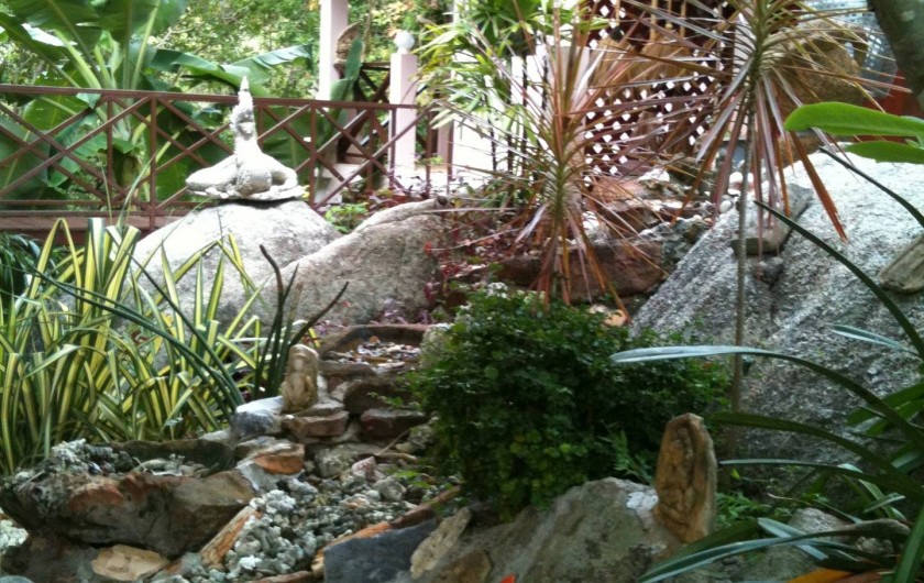 Location de vacances - Villa à Ko Samui - Jardin et passerelle entre les deux modules